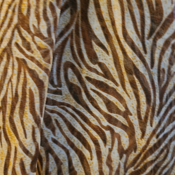 SAFARI SCARF BROWN CREME GOLD COLORS 42 BY 60 - Picture 5 of 16